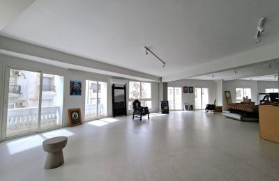 Grand Bureau de 300M² à Louer au Coeur de Racine