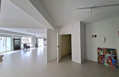Grand Bureau de 300M² à Louer au Coeur de Racine