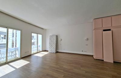 Grand Bureau de 300M² à Louer au Coeur de Racine