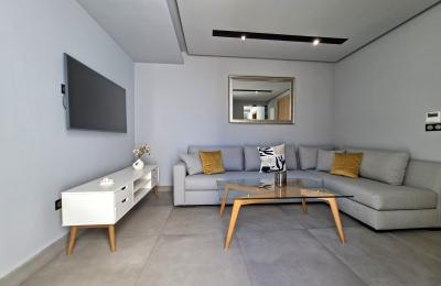 Joli Studio Meublé avec Terrasse à louer à Gauthier