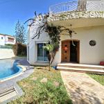 Villa de luxe à louer à Ain Diab. 10 grandes pièces. Bien meublée