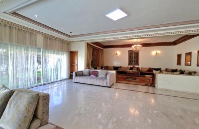 Villa de luxe à louer à Ain Diab. 10 grandes pièces. Bien meublée