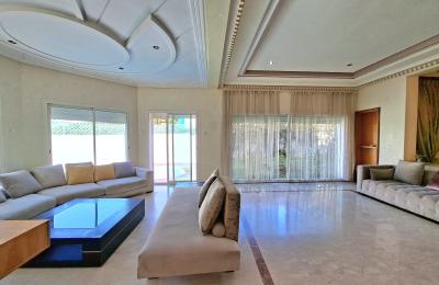 Villa de luxe à louer à Ain Diab. 10 grandes pièces. Bien meublée