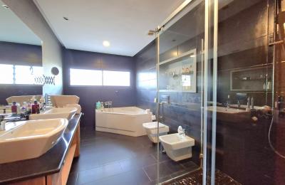 Superbe villa à louer à Bouskoura. 4 belles chambres