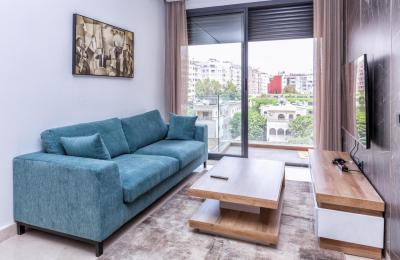 Joli Studio Meublé avec Terrasse à louer aux Princesses