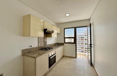 Appartement traversant à Almaz dernier étage