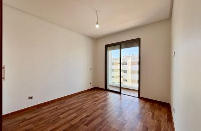 Appartement traversant à Almaz dernier étage