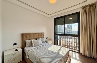 Appartement traversant meublé au 8e étage CFC