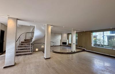 Villa à usage professionnel à louer à cil