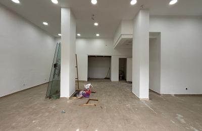 Local commercial à louer à Bourgogne 78m2