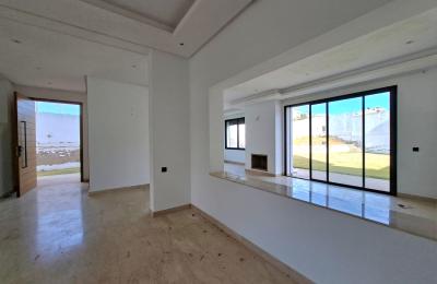 Villa de Prestige à Dar Bouazza à Deux Pas de la Plage