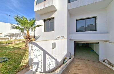 Villa de Prestige à Dar Bouazza à Deux Pas de la Plage