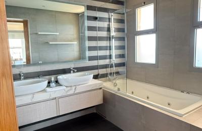 MARINA – APPARTEMENT D’EXCEPTION À LOUER – VUE PANORAMIQUE SUR MER