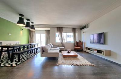 Grand Appartement à louer 3 Chambres - Racine
