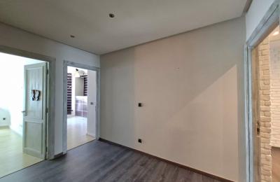 Grand Appartement à louer 3 Chambres - Racine