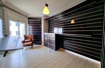Grand Appartement à louer 3 Chambres - Racine