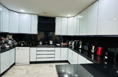 À VENDRE – RACINE – SPACIEUX APPARTEMENT DE 247 M²