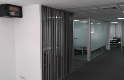 CENTRE BELGI– BUREAU SPACIEUX À LOUER AVEC PARKING