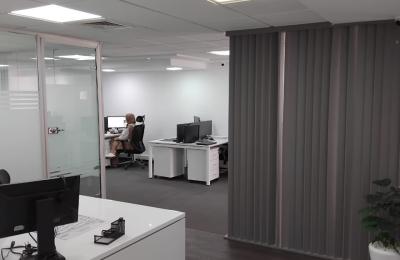 CENTRE BELGI– BUREAU SPACIEUX À LOUER AVEC PARKING