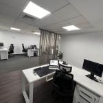 CENTRE BELGI– BUREAU SPACIEUX À LOUER AVEC PARKING