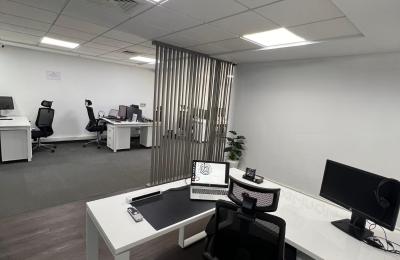 CENTRE BELGI– BUREAU SPACIEUX À LOUER AVEC PARKING
