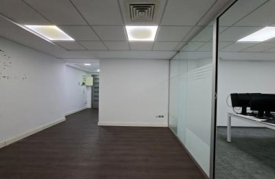 CENTRE BELGI– BUREAU SPACIEUX À LOUER AVEC PARKING
