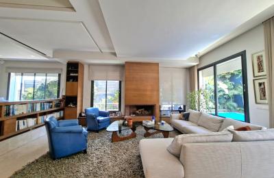 VILLA DE PRESTIGE À VENDRE AVEC VUE MER – AIN DIAB EXTENSION