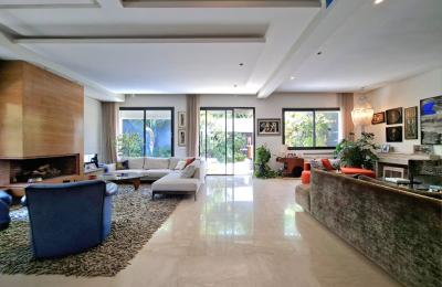 VILLA DE PRESTIGE À VENDRE AVEC VUE MER – AIN DIAB EXTENSION