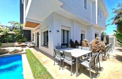 VILLA DE PRESTIGE À VENDRE AVEC VUE MER – AIN DIAB EXTENSION