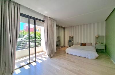 VILLA DE PRESTIGE À VENDRE AVEC VUE MER – AIN DIAB EXTENSION