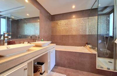 VILLA DE PRESTIGE À VENDRE AVEC VUE MER – AIN DIAB EXTENSION