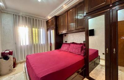 À VENDRE - APPARTEMENT RÉNOVÉ AVEC DEUX FAÇADES