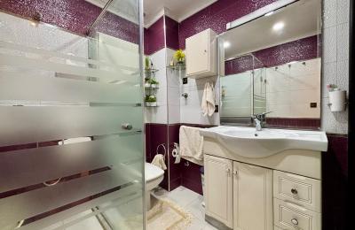 À VENDRE - APPARTEMENT RÉNOVÉ AVEC DEUX FAÇADES