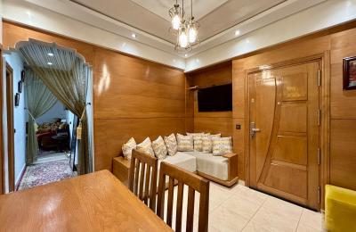 À VENDRE - APPARTEMENT RÉNOVÉ AVEC DEUX FAÇADES