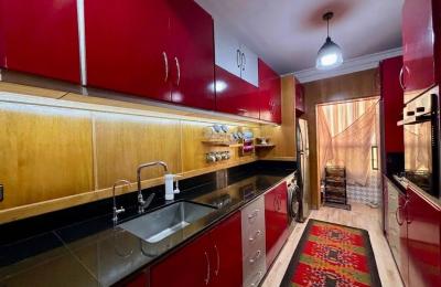 À VENDRE - APPARTEMENT RÉNOVÉ AVEC DEUX FAÇADES