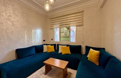 À VENDRE - APPARTEMENT RÉNOVÉ AVEC DEUX FAÇADES