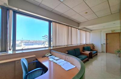 PLATEAU DE BUREAU À VENDRE – TRIANGLE D'OR