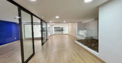 SPACIEUX LOCAL COMMERCIAL AVEC MEZZANINE – À MAARIF, LES IRIS – 195 M² REZ-DE-CHAUSSÉE + 122 M² MEZZANINE – AVEC GARAGE AU SOUS-SOL