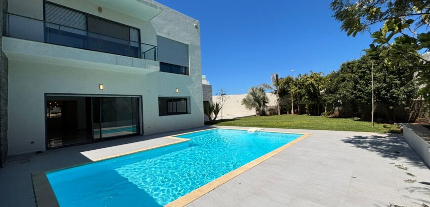 VILLA DE PRESTIGE À L’ENTRÉE DE DAR BOUAZZA
