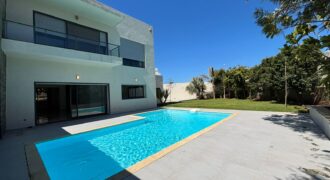 VILLA DE PRESTIGE À L’ENTRÉE DE DAR BOUAZZA