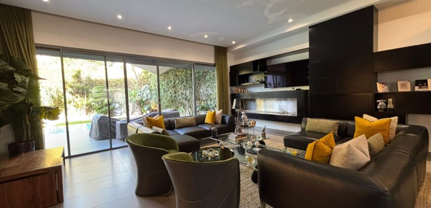 AIN DIAB – VENTE D’UNE MAGNIFIQUE VILLA AVEC PISCINE ET TOIT VUE MER EN RÉSIDENCE PRIVÉE
