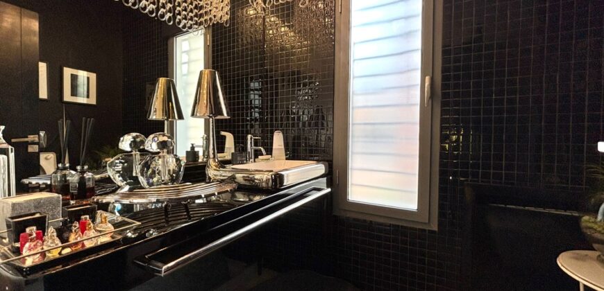 AIN DIAB – VENTE D’UNE MAGNIFIQUE VILLA AVEC PISCINE ET TOIT VUE MER EN RÉSIDENCE PRIVÉE