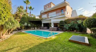 AIN DIAB – VENTE D’UNE MAGNIFIQUE VILLA AVEC PISCINE ET TOIT VUE MER EN RÉSIDENCE PRIVÉE
