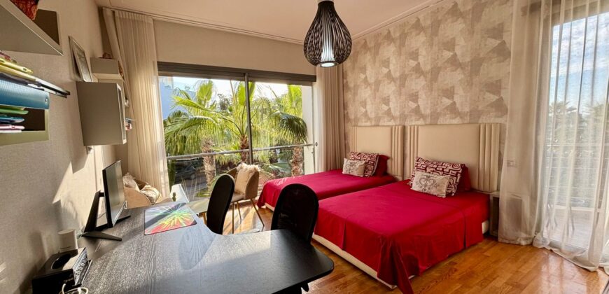 AIN DIAB – VENTE D’UNE MAGNIFIQUE VILLA AVEC PISCINE ET TOIT VUE MER EN RÉSIDENCE PRIVÉE