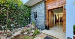 DAR BOUAZZA À 15 MINUTES DE CASABLANCA – VENTE D’UNE BELLE VILLA AVEC PISCINE ET JARDIN