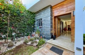 DAR BOUAZZA À 15 MINUTES DE CASABLANCA – VENTE D’UNE BELLE VILLA AVEC PISCINE ET JARDIN