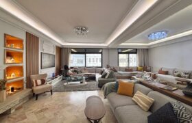 QUARTIER LES HÔSPITALAUX (MOULAY IDRISS I) – VENTE D’UN APPARTEMENT TRAVERSANT 3 CHAMBRES RÉNOVÉ