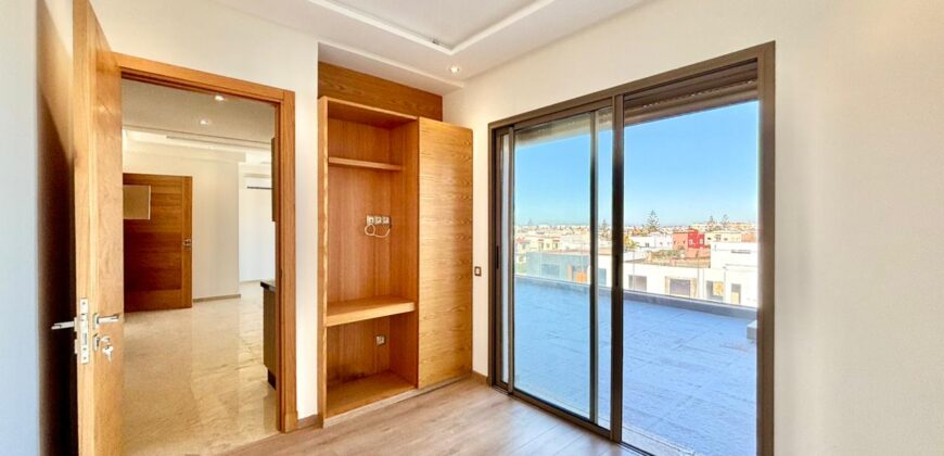 LOCATION D’UN JOLI STUDIO NEUF AVEC GRANDE TERRASSE, PARKING ET GARAGE EN CALIFORNIE