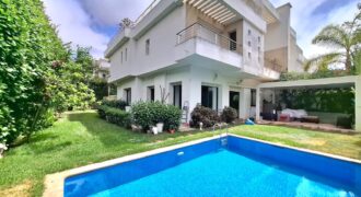 SUPERBE VILLA VUE SUR MER À AIN DIAB EXTENSION À VENDRE SUR UN TERRAIN DE 516M²