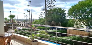 SUBLIME APPARTEMENT VUE SUR MER À AIN DIAB À LOUER MEUBLÉ